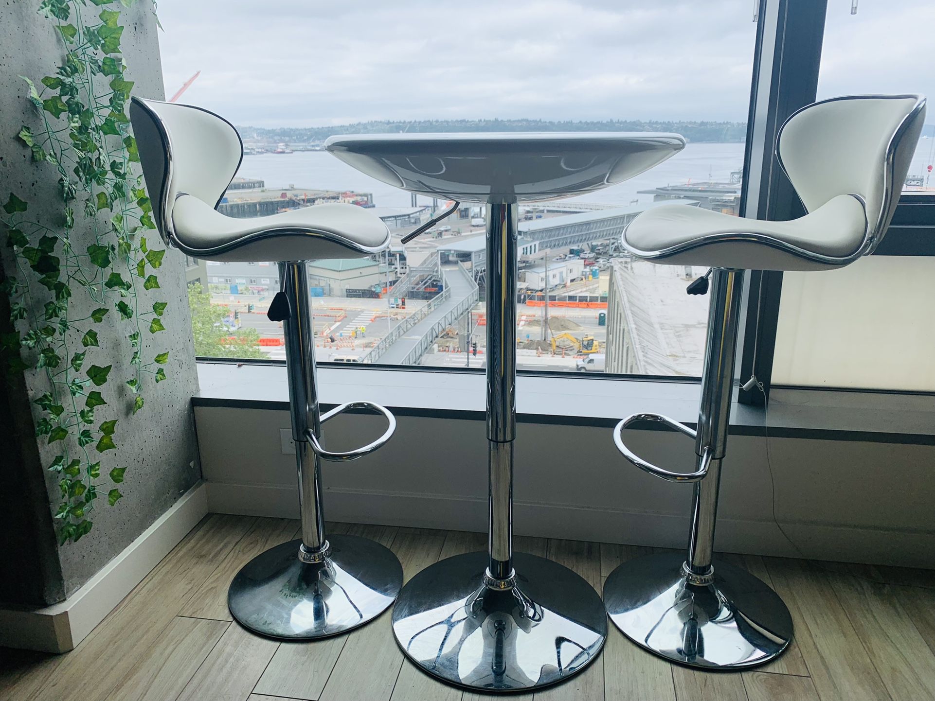 Modern Bar Table With 2 Chairs