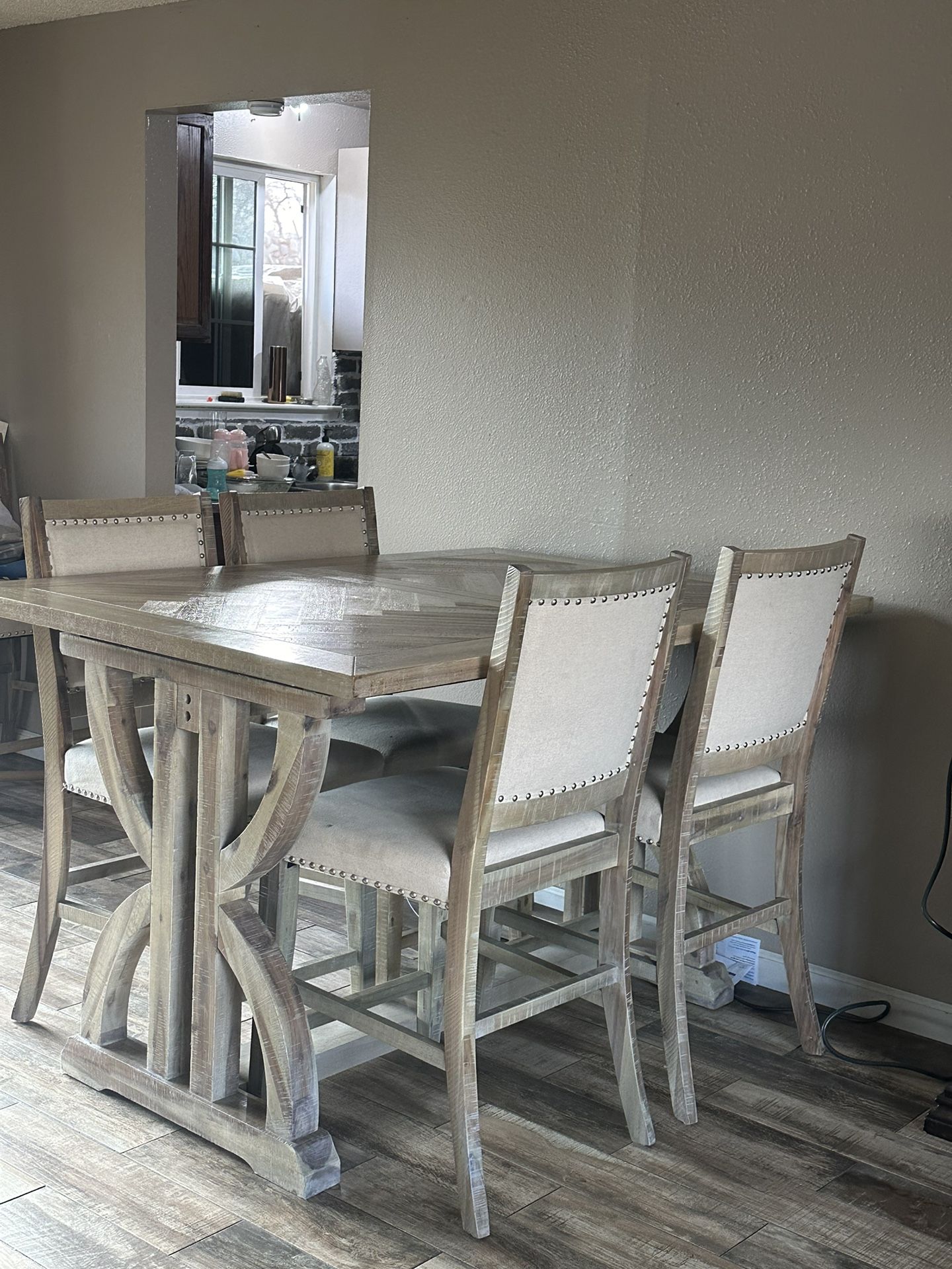 Used 6 Piece Dining Table