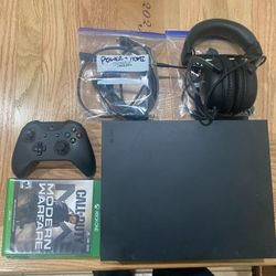 XBOX ONE X 1TB BUNDLE