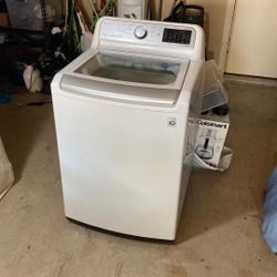 LG Washing Machine. Only $300