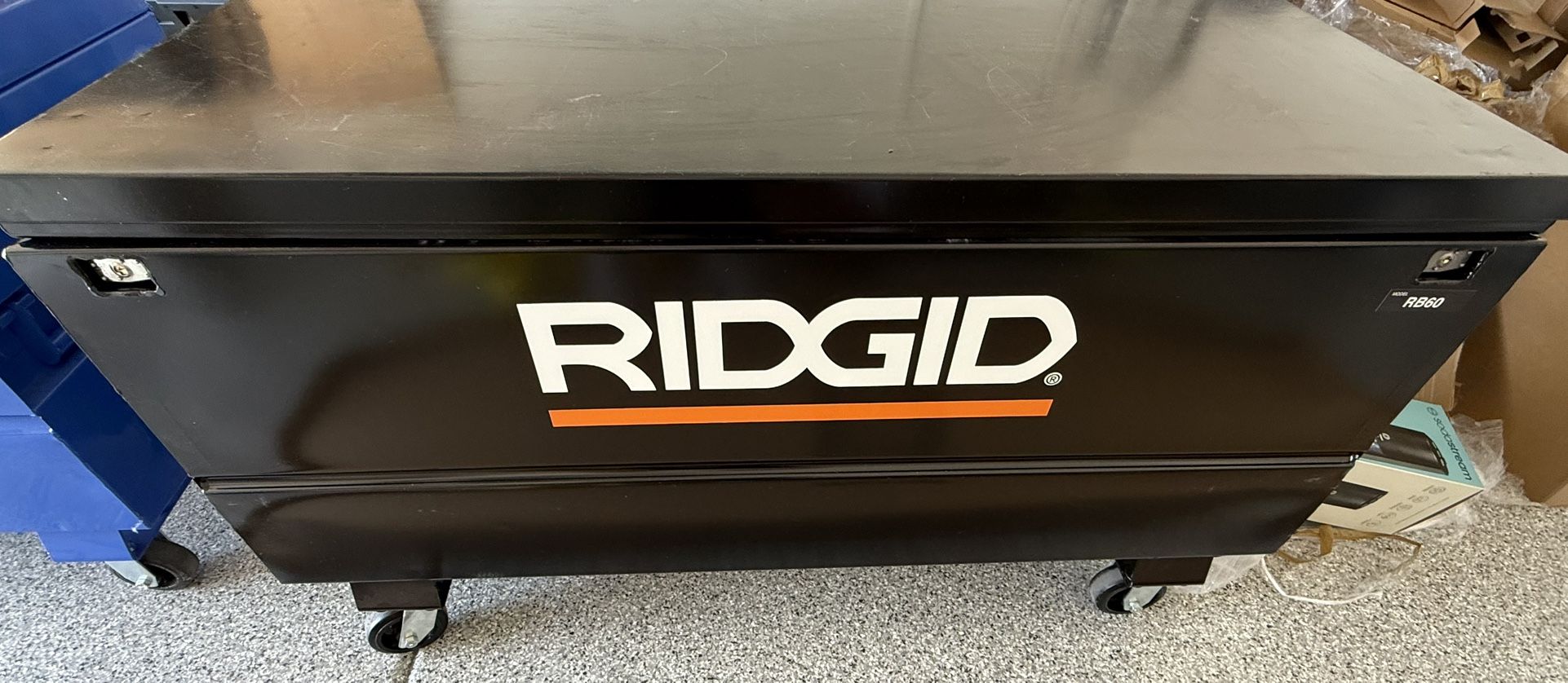 Rigid 60” Locking Job Site Box With Castors And Locks