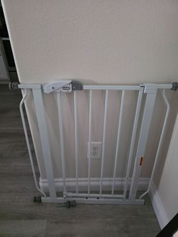 Baby or dog gate