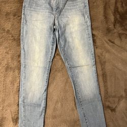 Levi’s Shaping Skinny Jeans 28 