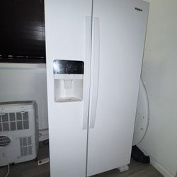 Whirlpool fridge Like New