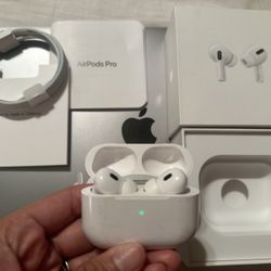 AirPods Pro 2 with MagSafe Charging Case (USB-C) Coverage Expires 06/05/25