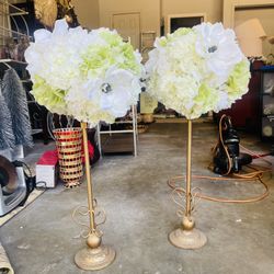 Flower Arrangements Center Pice 2 Over 2 Ft Tall 