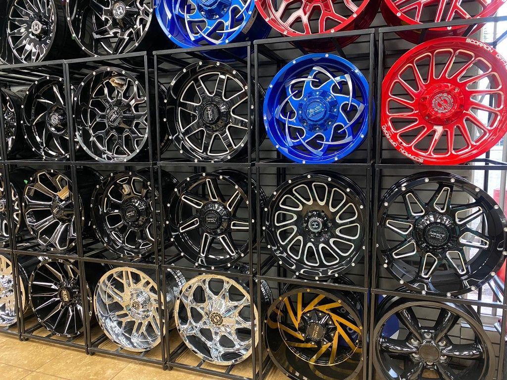 22x12 Rims With Tires 33 1250 22