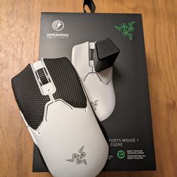 Razer Viper V2 Pro with Hyperpolling receiver