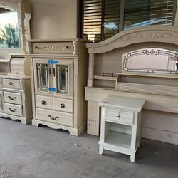 Bedroom set