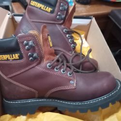 New Men's Caterpillar Work Boots... 