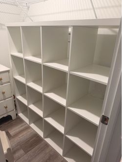 Mueble o repisa multiusos con Ruedas .