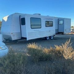 CAMPING TRAILER