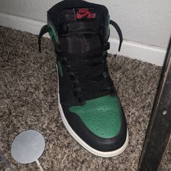 jordan 1s Retro high pine green 2.0