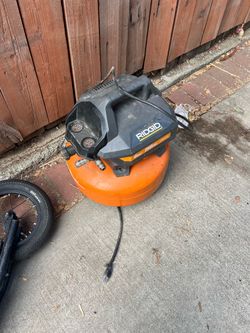 RIDGID 6 Gallon 150 PSI Air Compressor