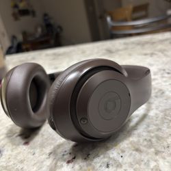 Brown Beats Studio Pro 