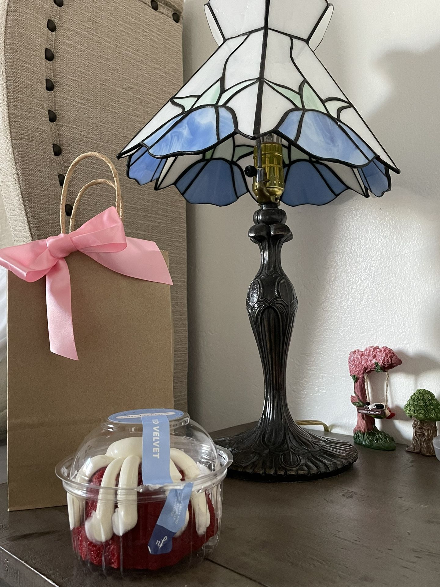 Blue Tulip Tiffany’s Lamp