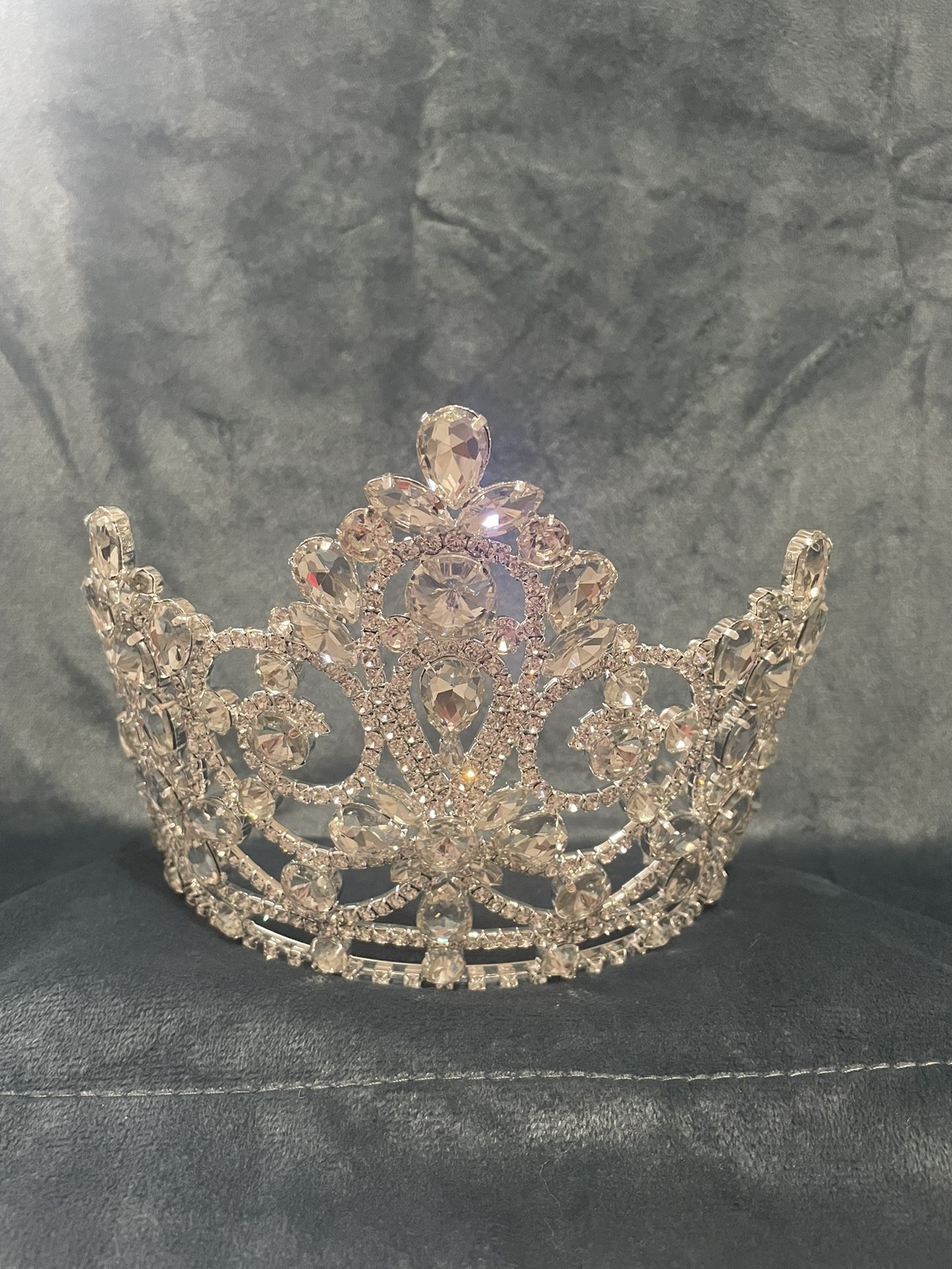 5.5” Grandeur Tiara Crown With Combs