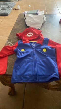 Kids size 5 Mario Brother hooded  zip up sweater