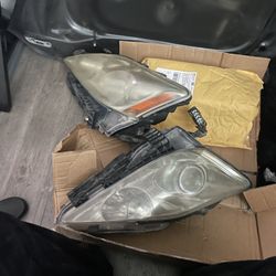 Is250 HeadLights (Pair) 2006-2013 Dm Me!
