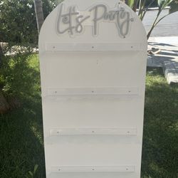 Champagne Party Wall 