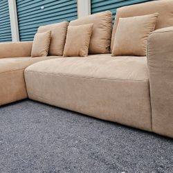 FREE DELIVERY!!! Valyou "5th Closed" 2pc Sectional Couch ($4.3K Retail...60% OFF!!!)