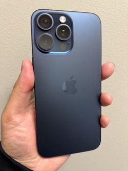 Apple iPhone 15 Pro MAX. 256GB Blue Titanium. Factory Unlock For All Carriers In Fabulous Condition.