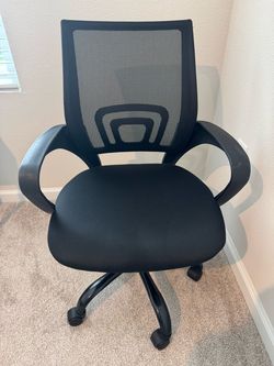 Black Mesh Office Chair with Armrests