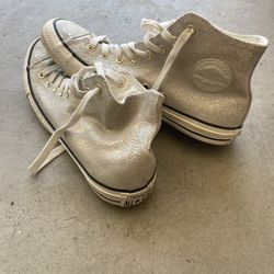 Size 10.5 Women’s White Textured Pearlescent Converse High Tops