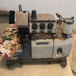 Sewing Machine W /table  