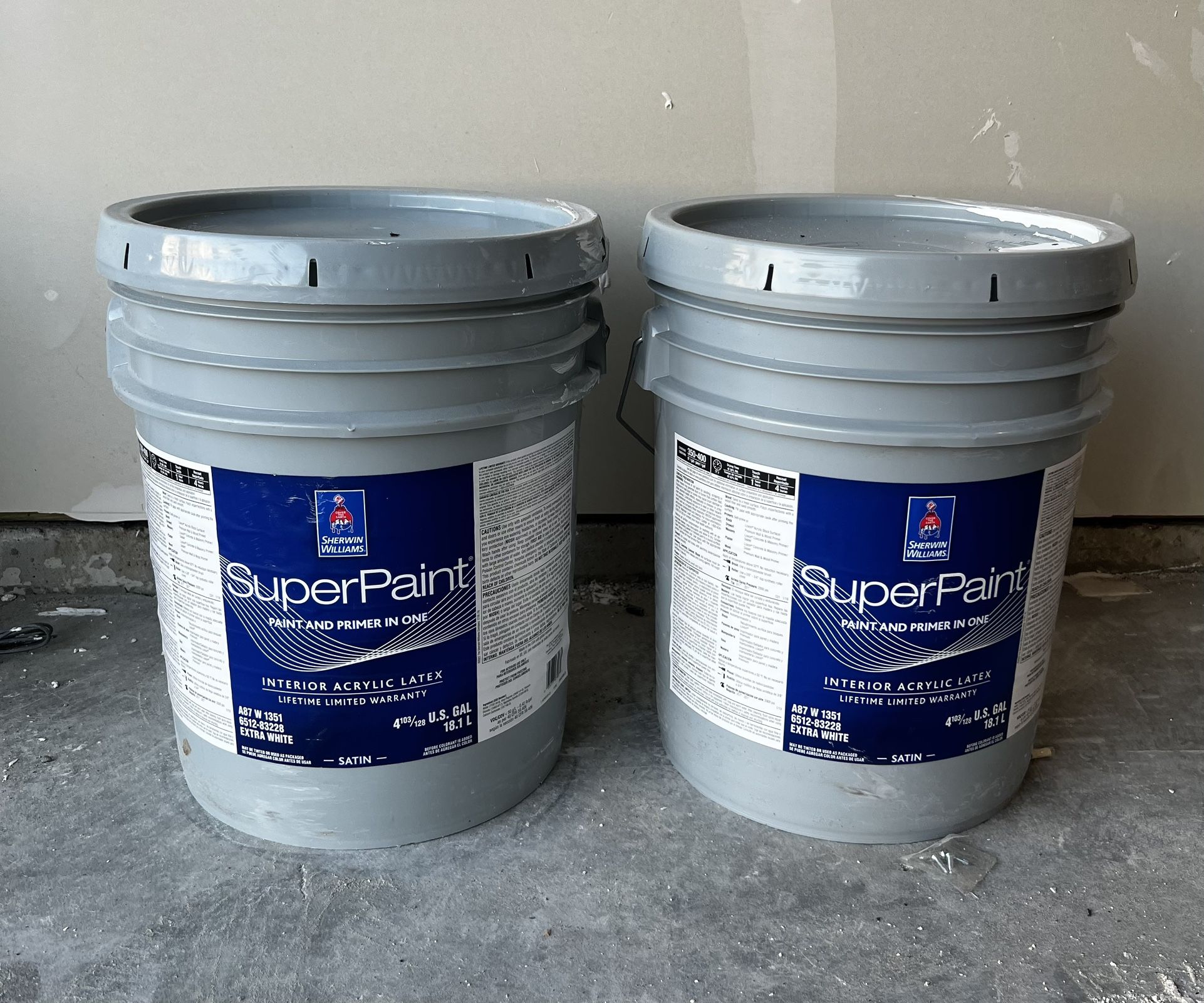 Superpaint And Primer In One. Color Greek Villa. Satin. Total 2 Buckets/ 10 Gallons