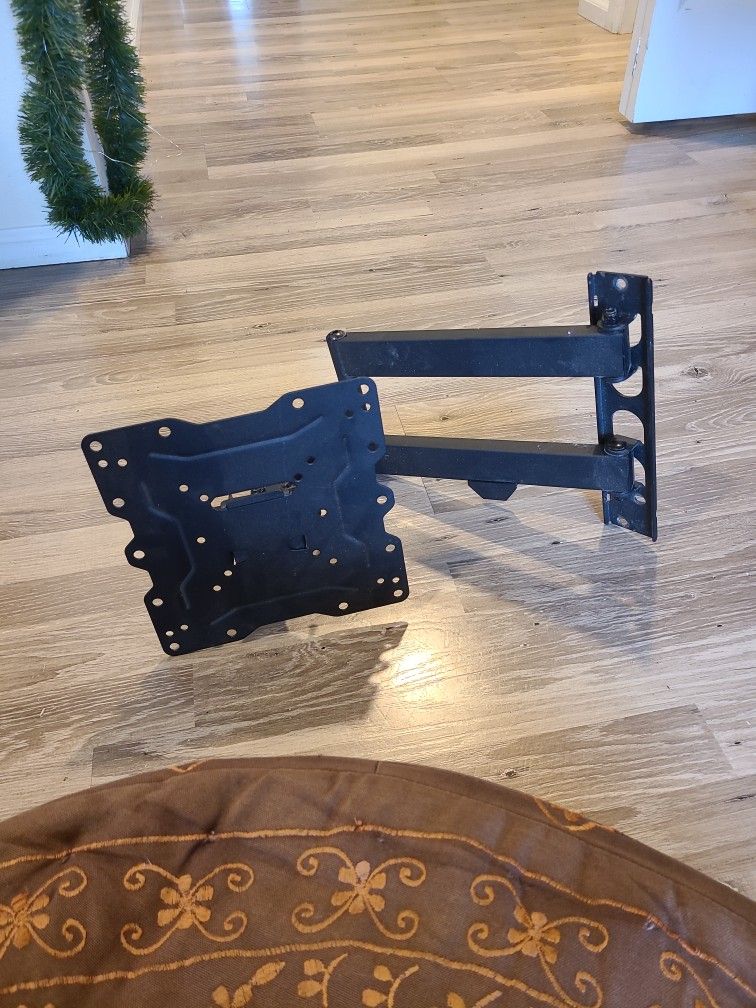 Free TV Mount