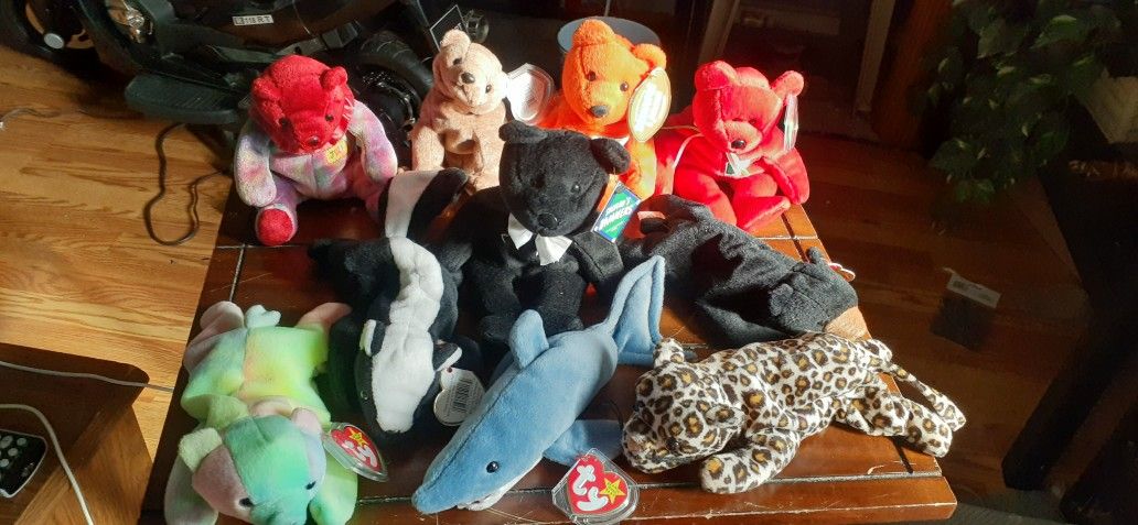 BEANIE BABY'S 30 IN ALL...CLICK ON PICTURE YOU WILL GET FULL PICTURE SIZE