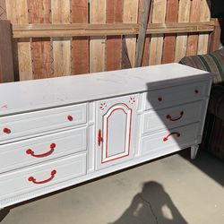 Dresser