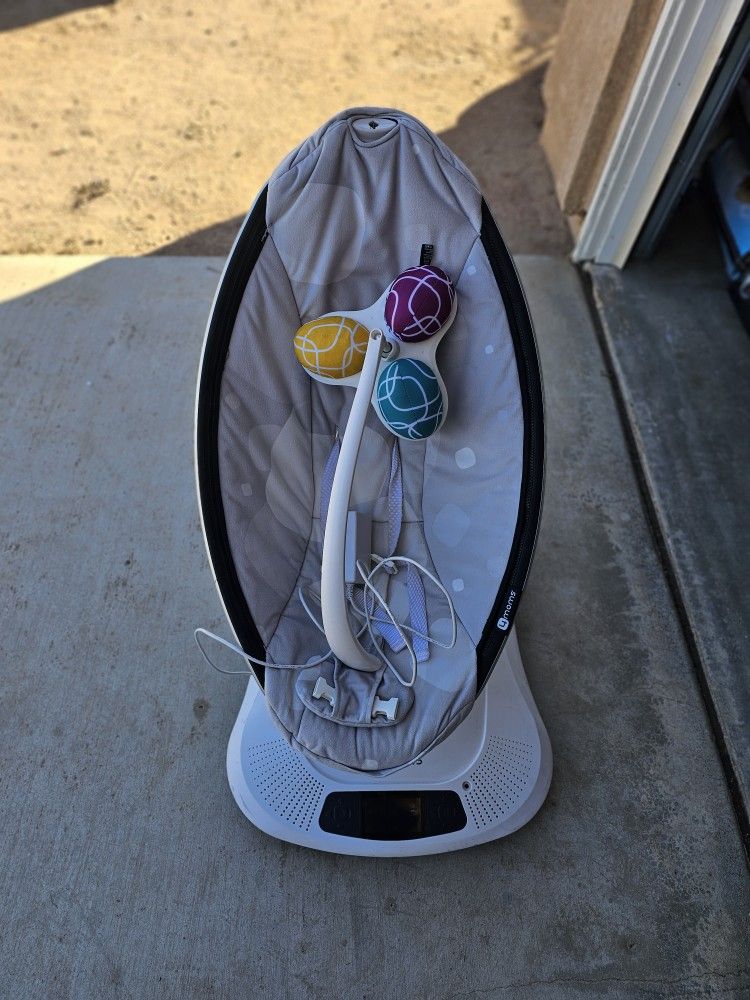 4MOMS Mamaroo Multi Motion Baby Swing