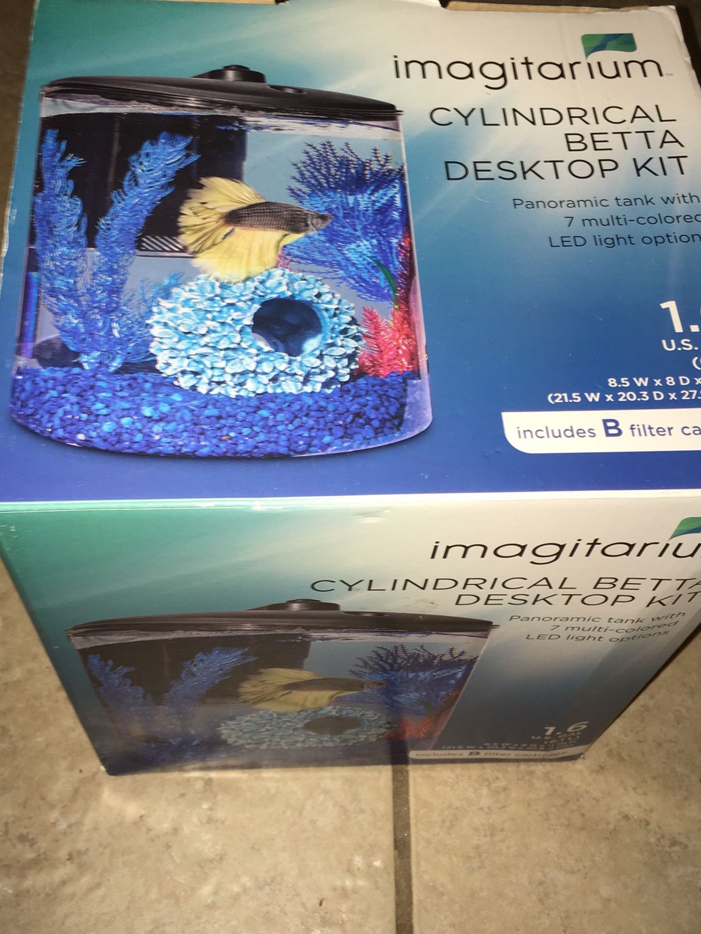 Imagination Cylindrical Betta Fish Desktop Tank Kit, 1.6 Gal. Open Box.