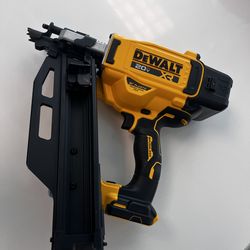 DeWalt DCN920 21° Framing Nailer – Barely Used – Charger Included