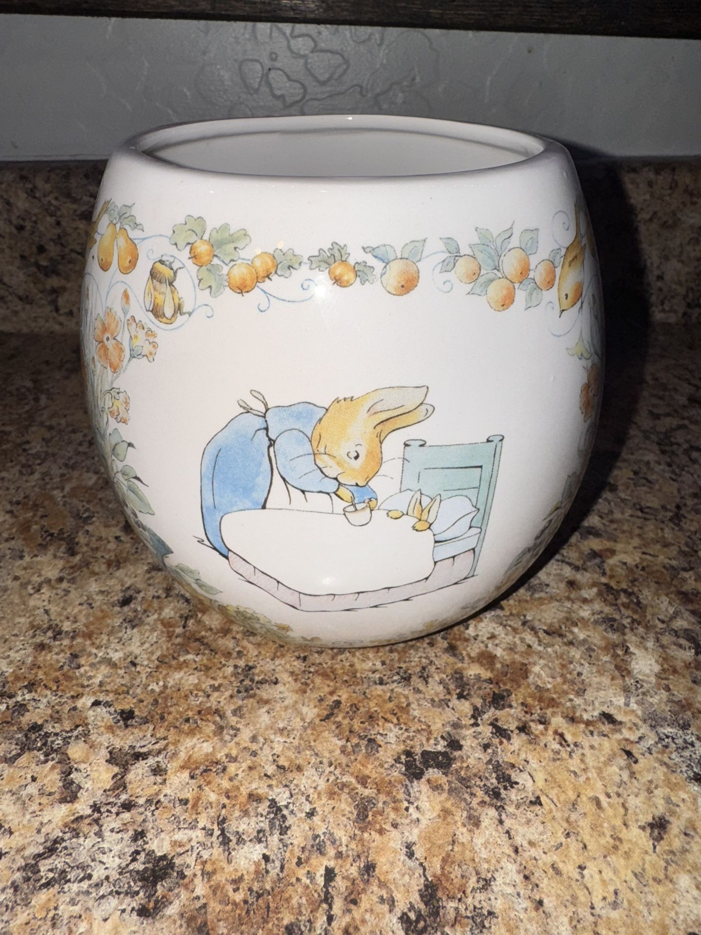 Beatrix Potter: Peter Rabbit 1996 Vintage Teleflora Gift Vase Planter-Kids Décor