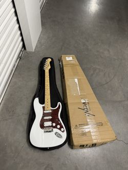 Monoprice 6-String Cali DLX Plus Electric Guitar - Right Handed, Gig Bag, Solid Ash Body, Ivory - Indio Series  Small crack/ chip on the bottom, just 