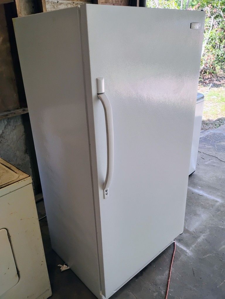 17.9 Cubic Foot Frigidaire Brand Upright Freezer In Excellent Working Condition!!!!