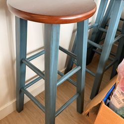 3 bar stools 
