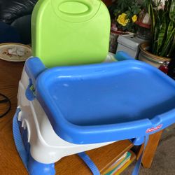 Booster Seat Price 8$.  Pick Up.   In. Tacoma 
