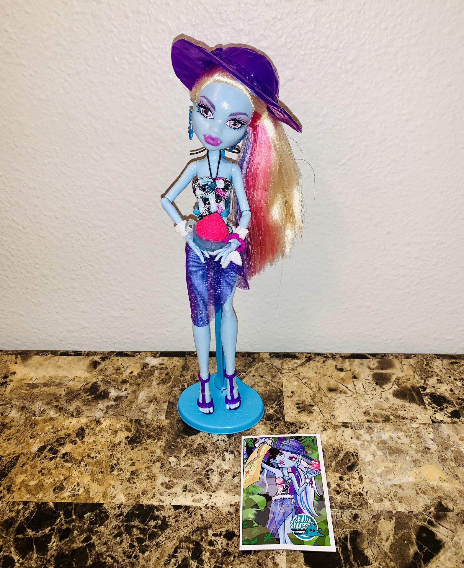 Monster High Skull Shores Abbey Bominable Doll Complete
