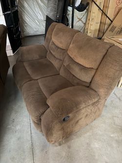Recliner sofa and loveseat good condition