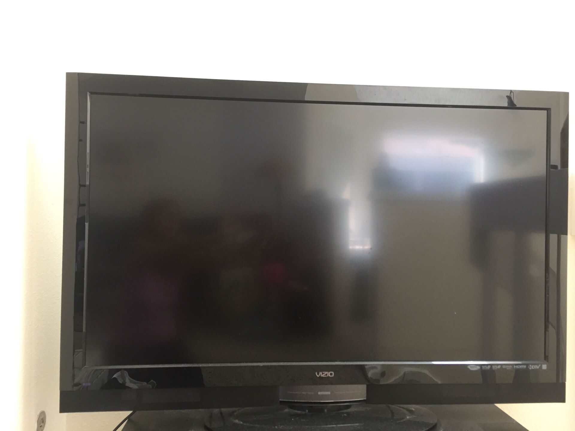 Vizio TV 42in flat screen