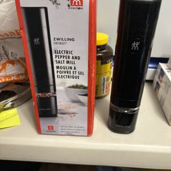 Zwilling Electric Salt N Pepper Mill (New)