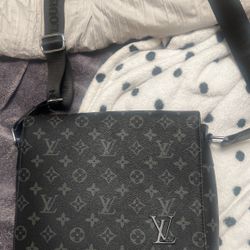 Louis V Side Bag Men 