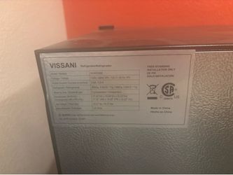 Vivanssi mini fridge
