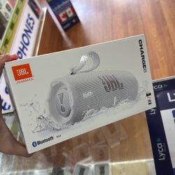 JBL Charge 6 - Portable waterproof & drop-proof Bluetooth speaker, Bold JBL Pro Sound with AI Sound Boost, 28Hrs of Playtime, Built-in powerbank & com