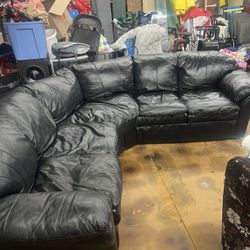 Black Sectional Couch 