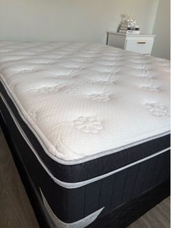 Twin Size Bamboo Mattress and Boxspring‼️
